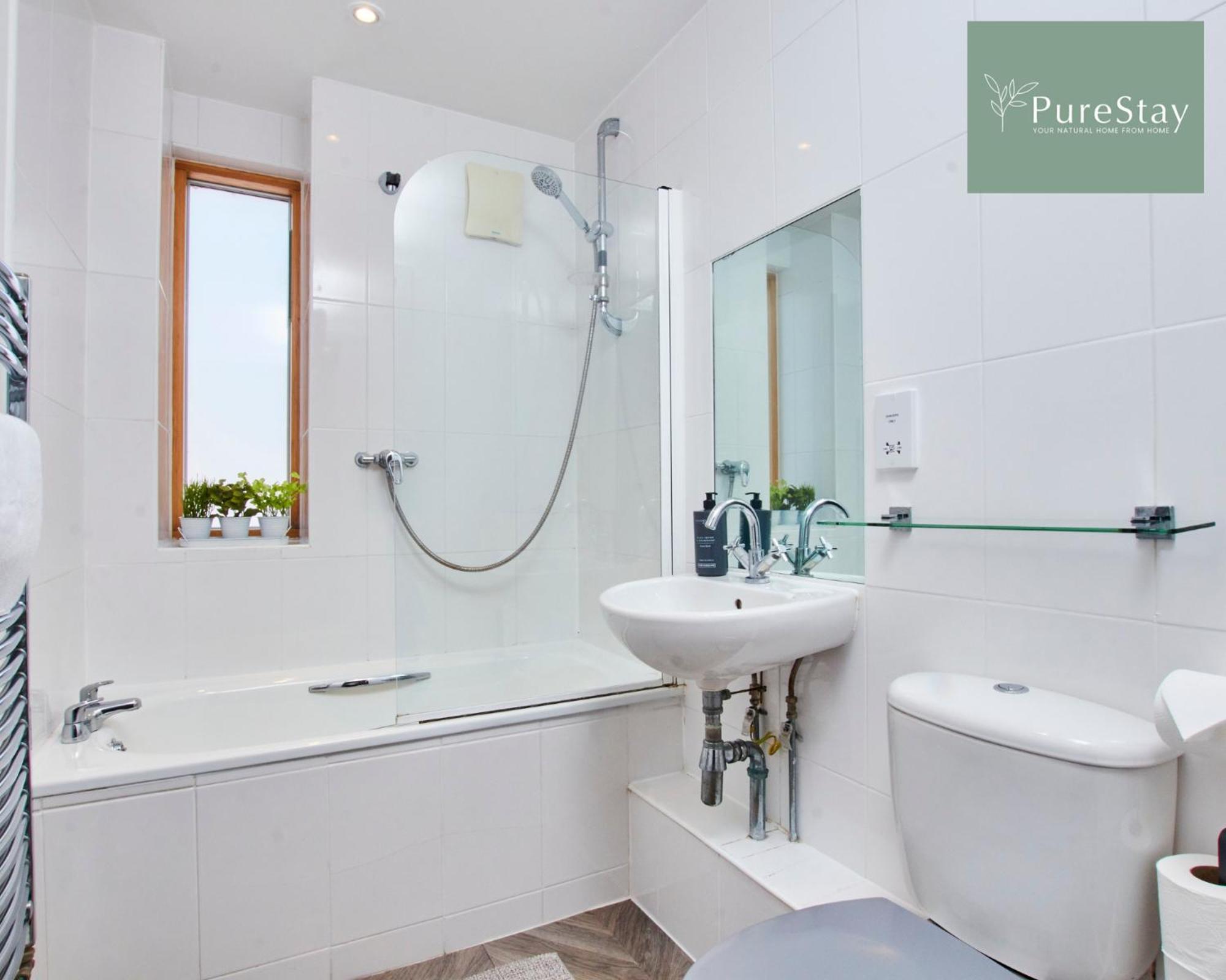 Beautiful Four Bed House By Purestay Short Lets & Serviced Accommodation Coventry With Parking Εξωτερικό φωτογραφία