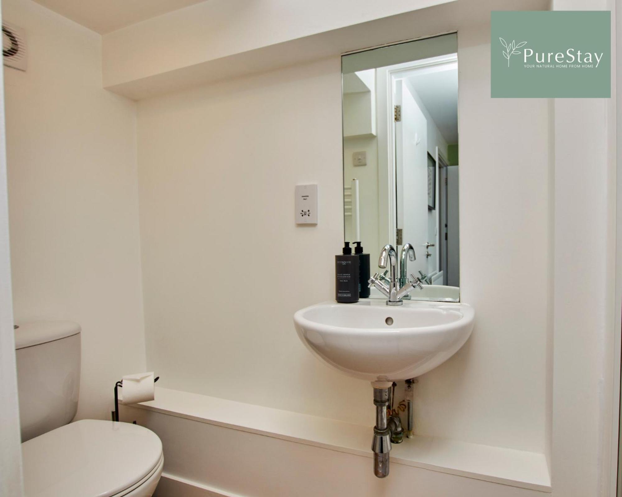 Beautiful Four Bed House By Purestay Short Lets & Serviced Accommodation Coventry With Parking Εξωτερικό φωτογραφία